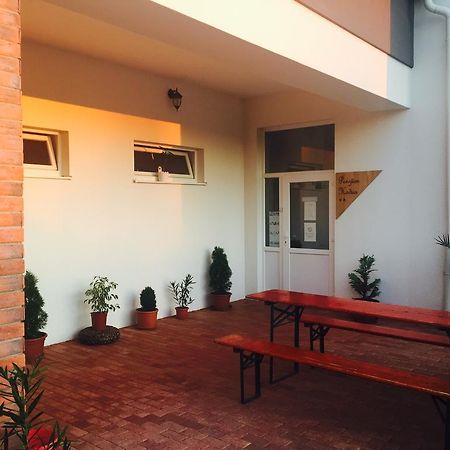 Guest House Hodus Vydrany Εξωτερικό φωτογραφία