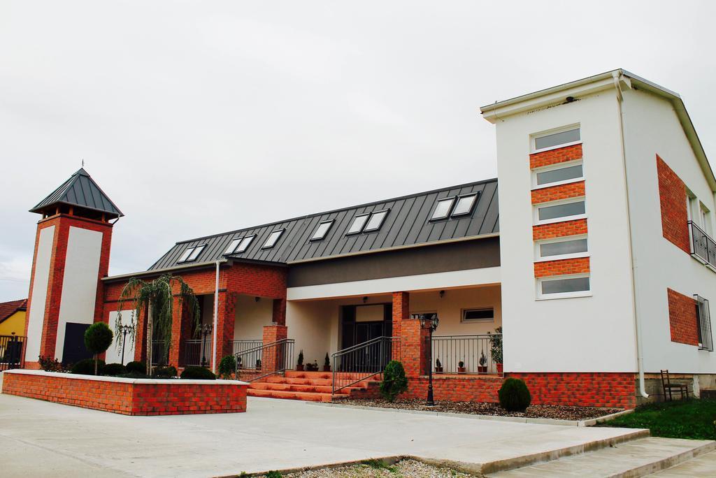 Guest House Hodus Vydrany Εξωτερικό φωτογραφία