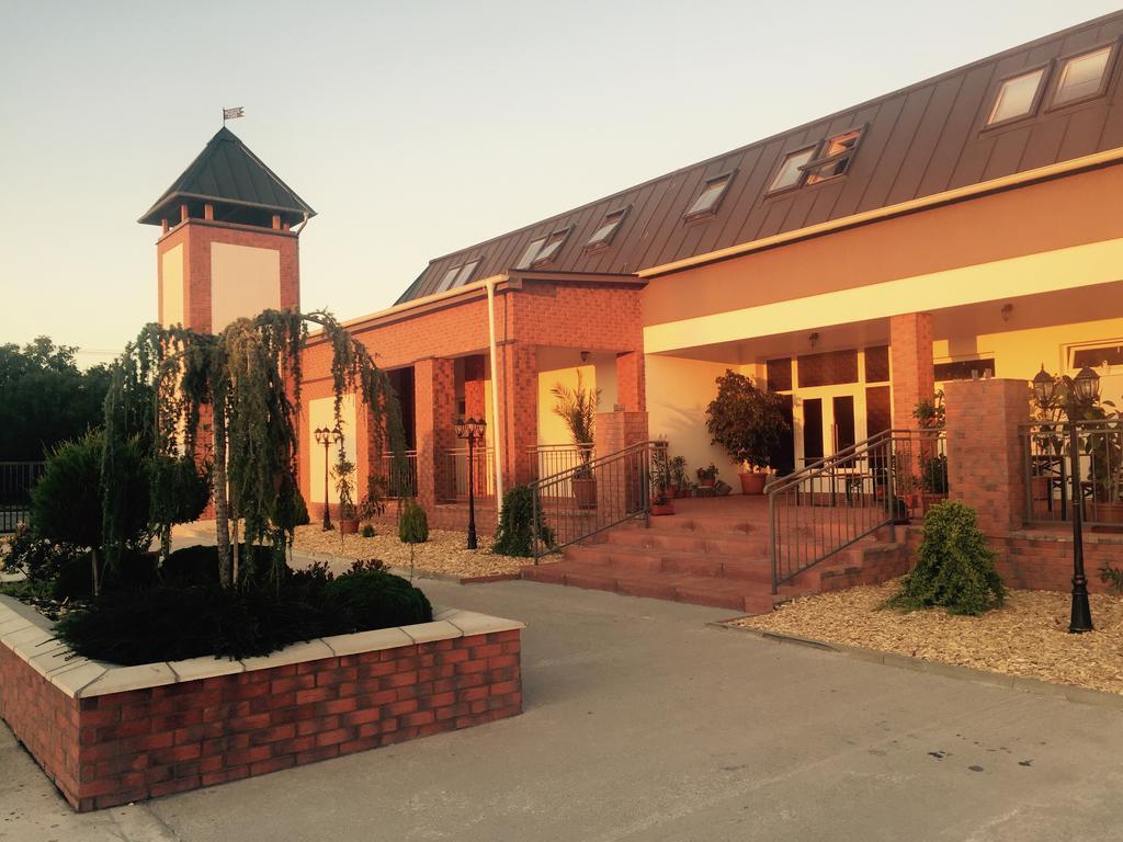Guest House Hodus Vydrany Εξωτερικό φωτογραφία